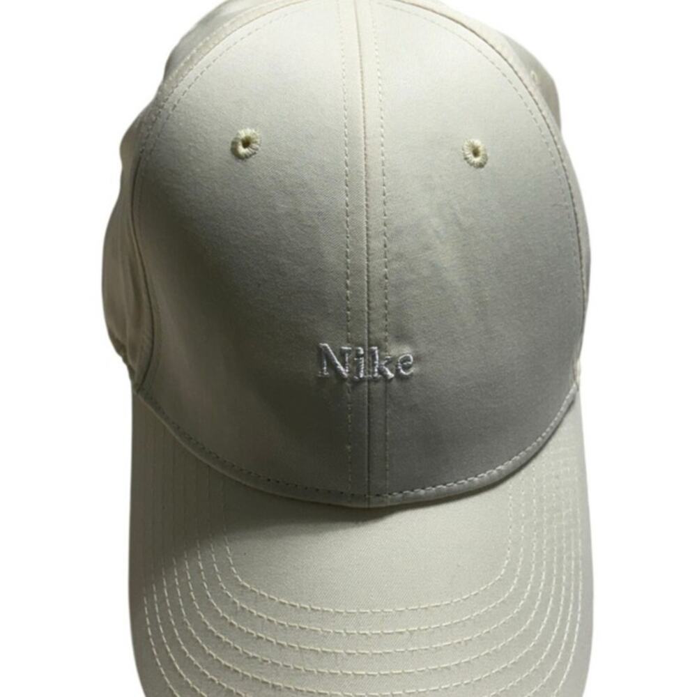 Nike Club Cap Size M/L Butter Yellow Baseball Hat